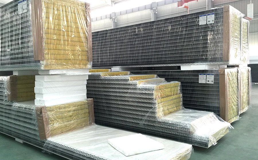 Sandwich panel packing