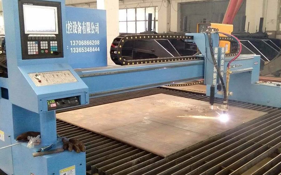 The CNC flame plasma cutting machine
