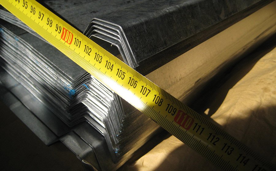 Measure the panel width