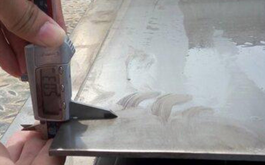 Measure the thickness of the steel plate